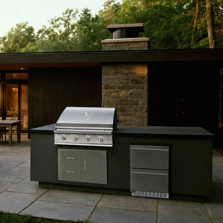 Summerset Sizzler 32 Gas Grill in Outdoor Kitchen
