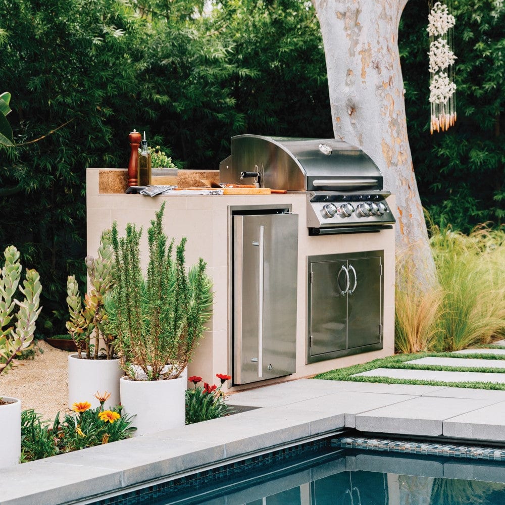 Summerset Sizzler PRO in outdoor pool